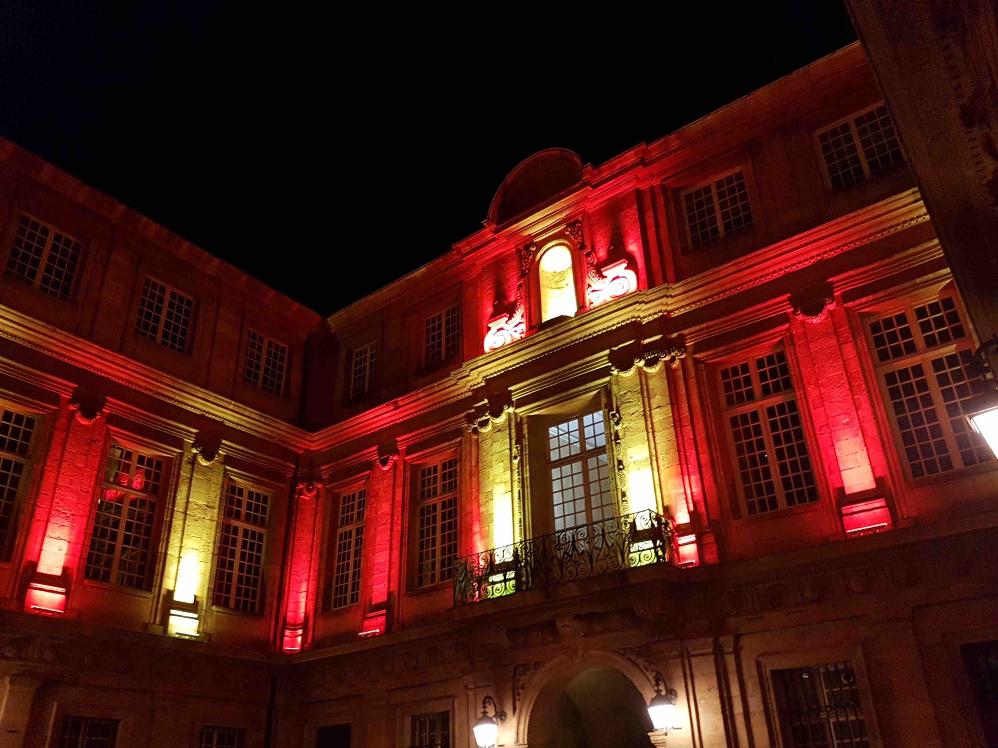 Cour d'honneur de AIX en Provences 3